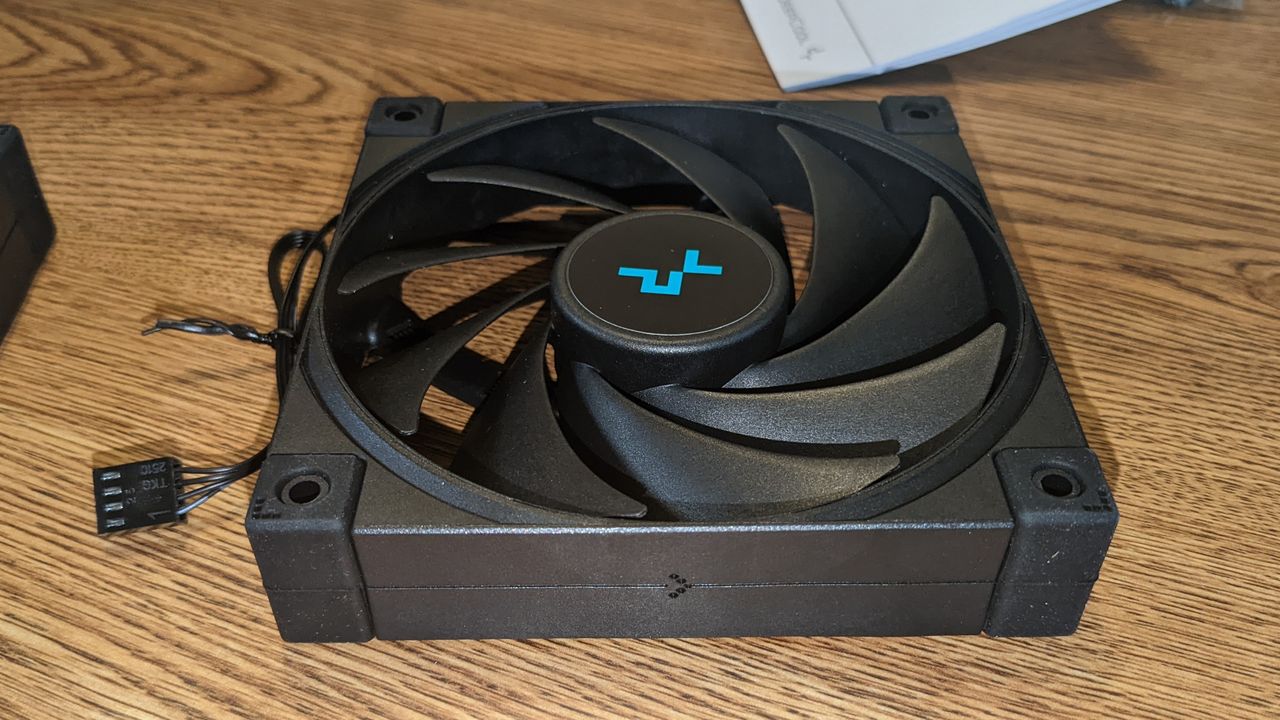 DeepCool LT720 AIO
