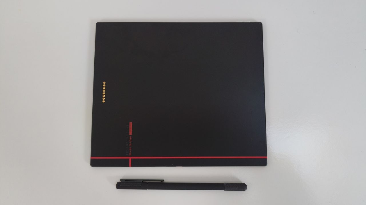 The dark gray aluminum back of the Onyx Boox Note Air 5C tablet, featuring a minimalist design with the Boox logo and a sleek, modern finish.