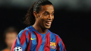 BARCELONA, SPAIN - NOVEMBER 22: Ronaldinho of Barcelona in action during the UEFA Champions League Group C match between Barcelona and Werder Bremen at the Camp Nou on November 22, 2005 in Barcelona, Spain. (Photo by Etsuo Hara/Getty Images)