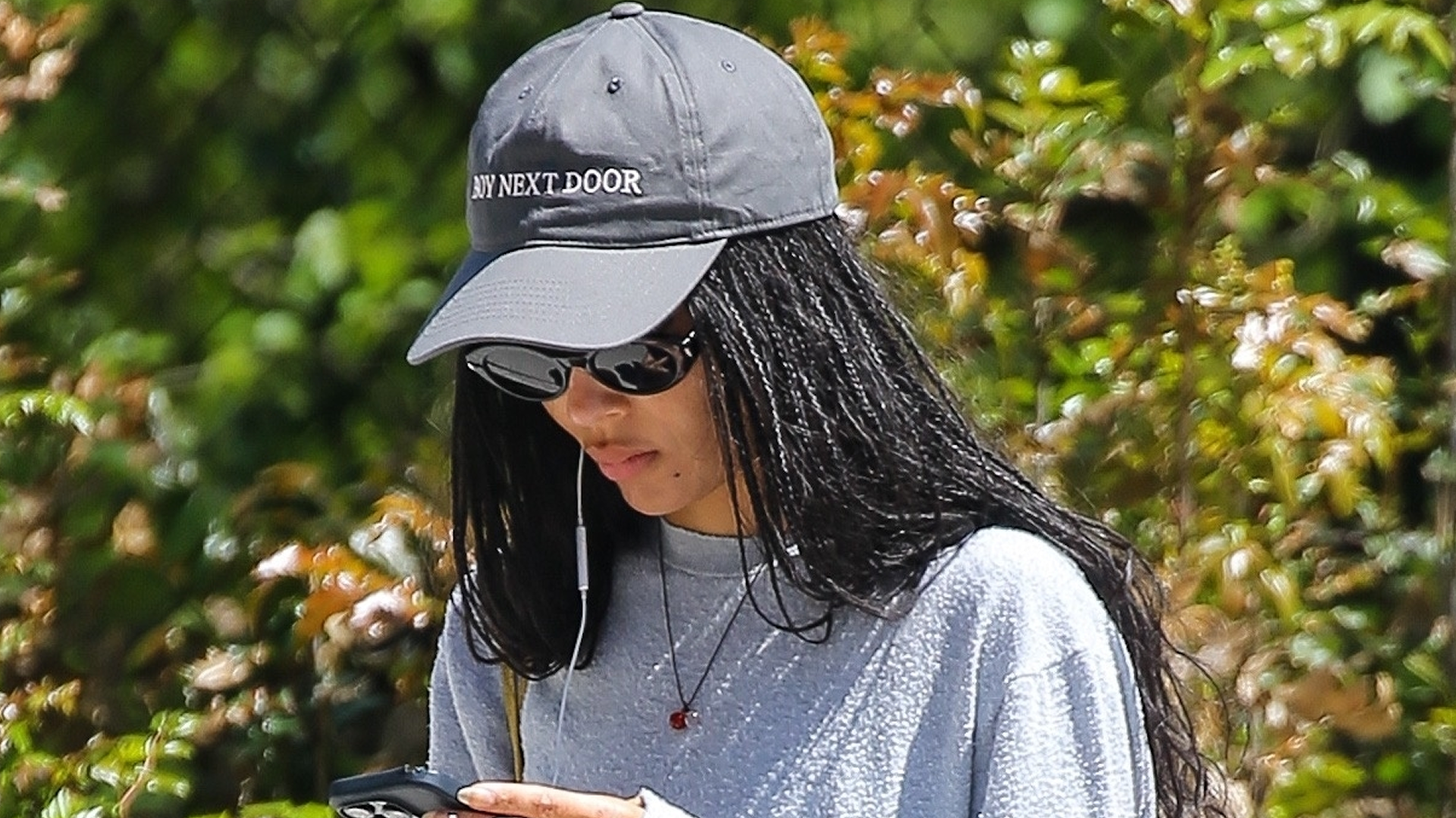 Zo&euml; Kravitz wore her new engagement ring from Harry Styles again in New York City 