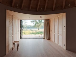 JRKVC design Czech cabin inspired by yurts