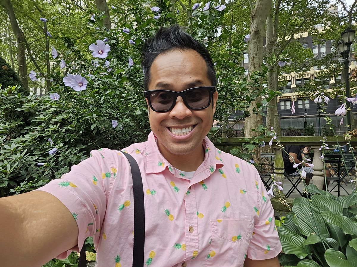 Samsung Galaxy Z Fold 6 inner selfie sample.
