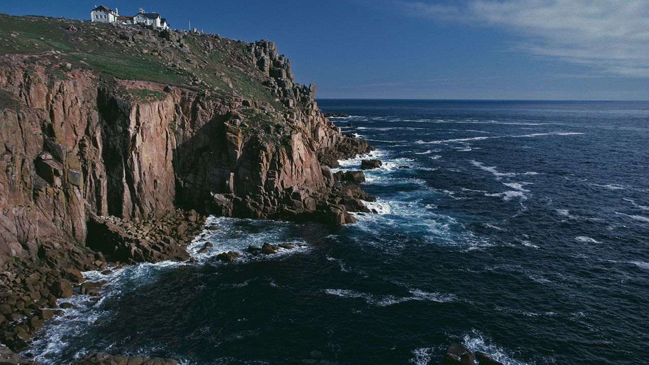 Land&amp;#039;s End, Cornwall © RDImages/Epics/Getty Images