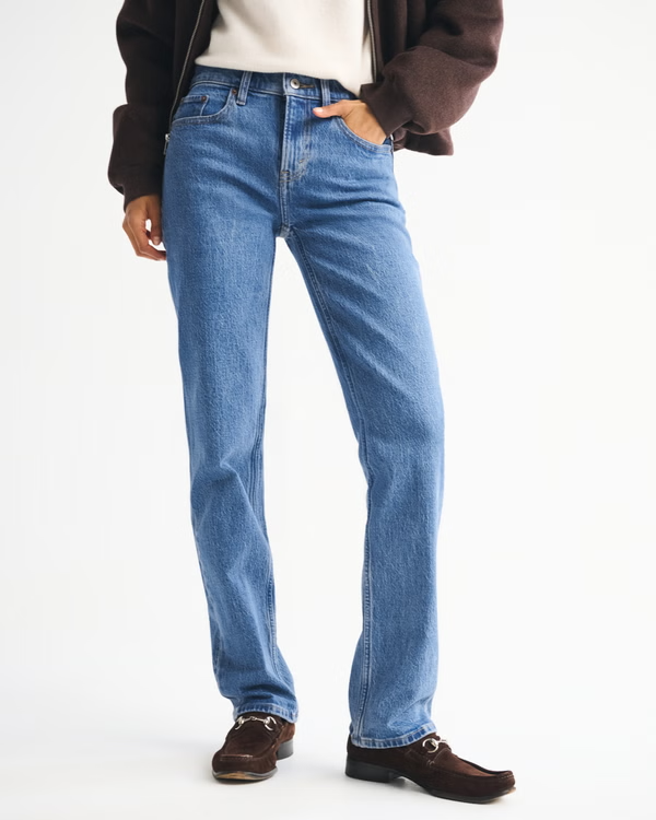 Mid Rise 90s Straight Jean