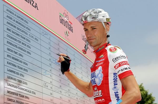 Stefano Garzelli (Acqua &amp; Sapone) signs on