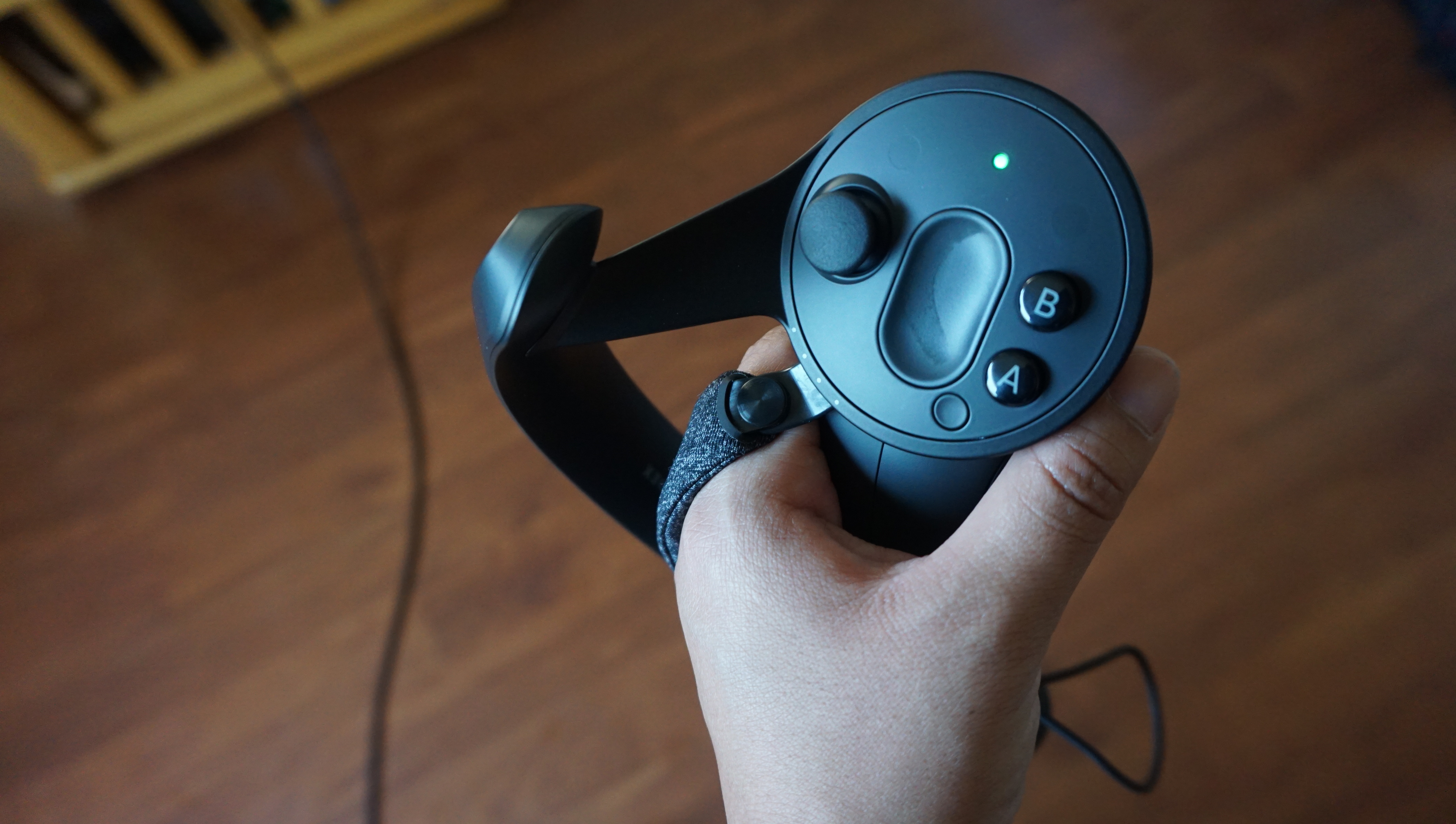 Valve Index controller in hand