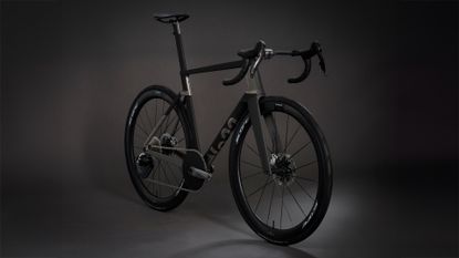 No 22 launches all-titanium Reactor Aero bike