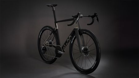 No 22 launches all-titanium Reactor Aero bike