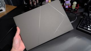 An Asus Zenbook S 14 with a Core Ultra 7 258V processor inside.