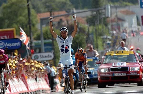 Sandy Casar (Fran&ccedil;aise Des Jeux) wins despite his crash.