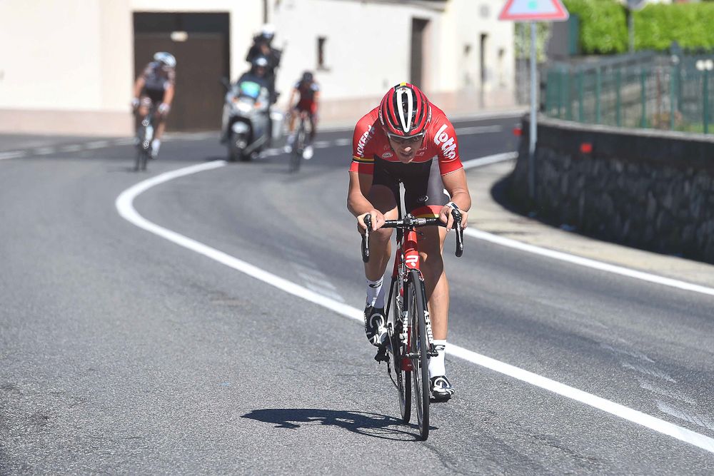 Adam Hansen (Lotto-Soudal) tried a late breakaway.