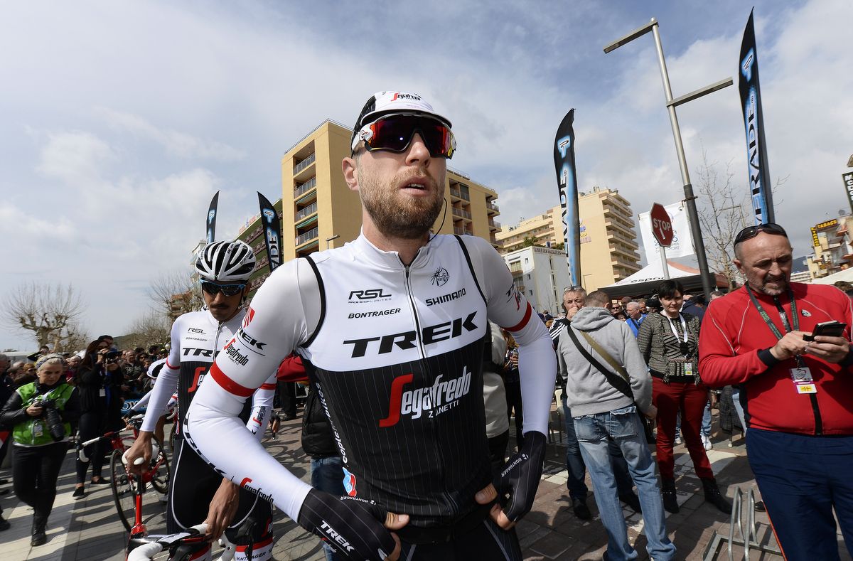 Ryder Hesjedal at sign on