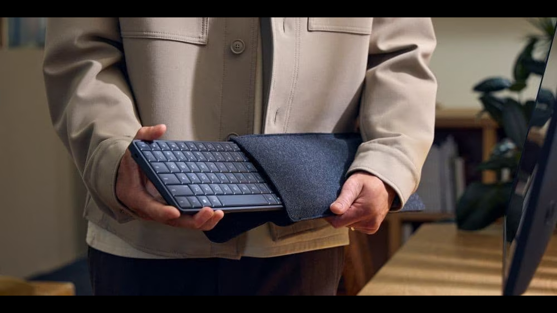 The HP EliteBoard G1A pictured