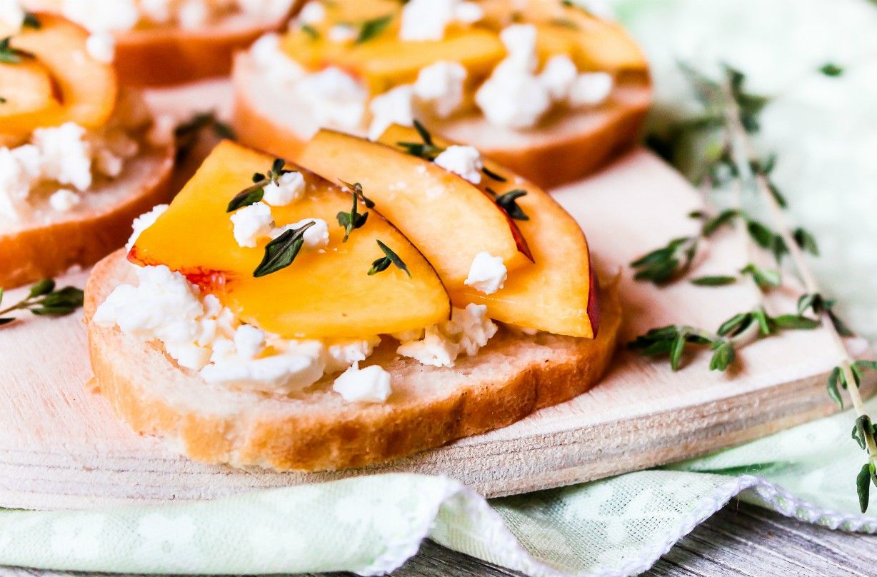 Roquefort and peach bruschetta