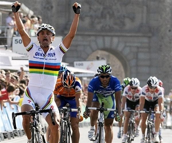 Paolo Bettini won the stage with a classy sprint