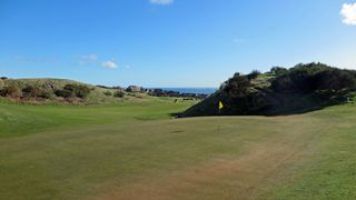 Kinghorn Golf Club - Hole 6