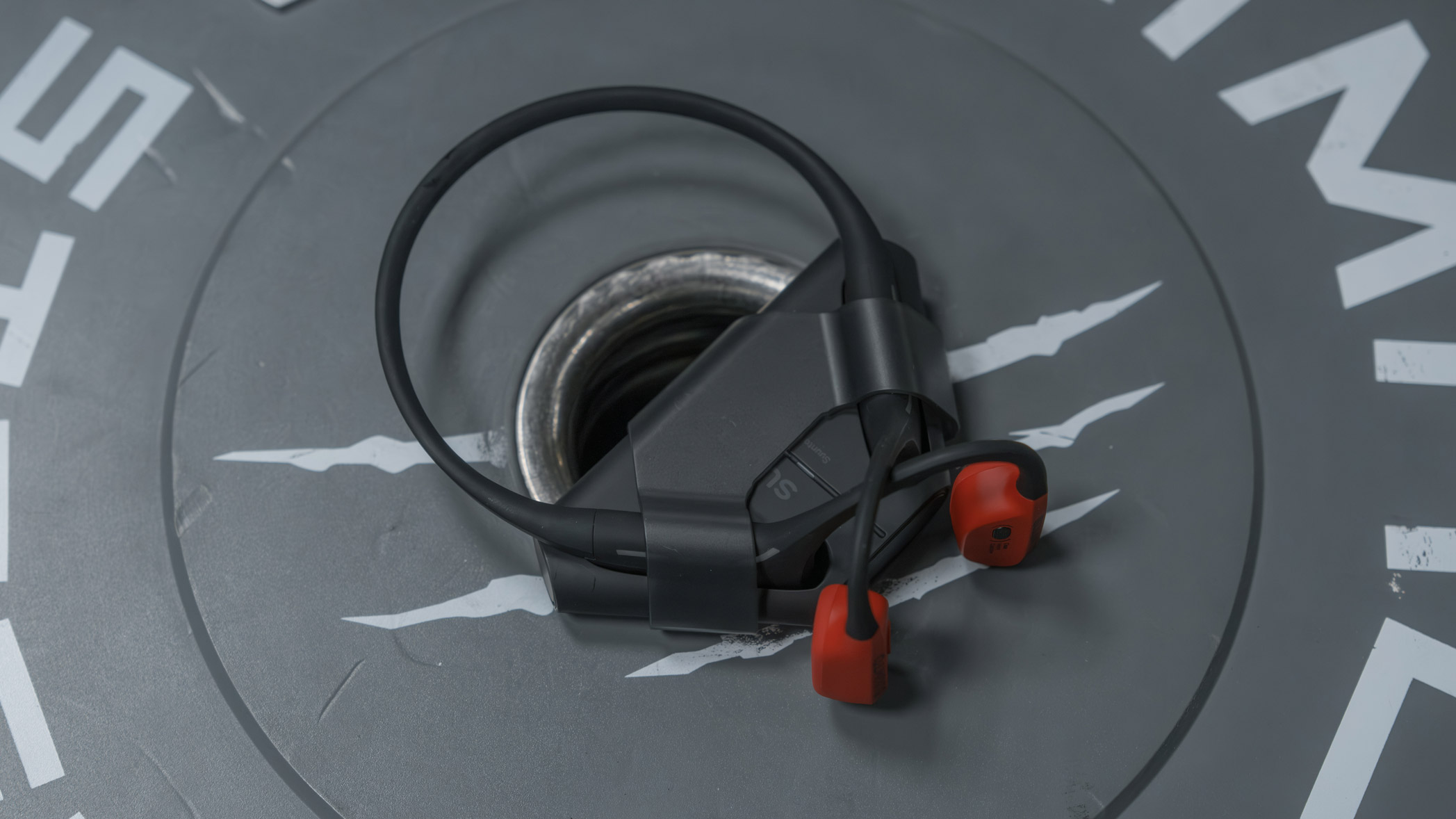 Suunto Wing bone conduction headphones