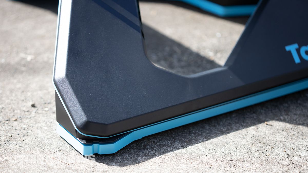 Detail showing corner of Garmin Tacx NEO Motion Plates