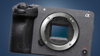 L'appareil photo Sony FX30 sur fond bleu