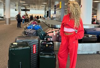 easy-elevated-airport-outfits-311562-1704749136777-main