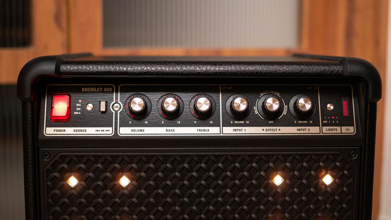 Marshall Bromley 450 showing all the controls