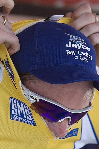 2010 Jayco Bay Classic winner Chris Sutton (Skilled/Lowe Farms) tries on his Jayco Champion's jersey.