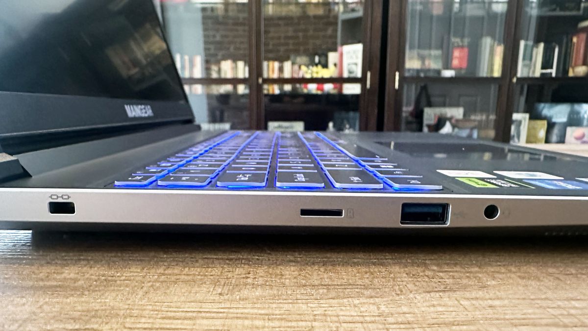Maingear ML-16 gaming laptop