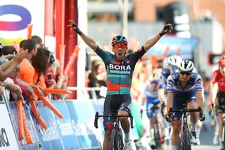 Sergio Higuita wins stage 5 of the 2023 Itzulia Basque Country