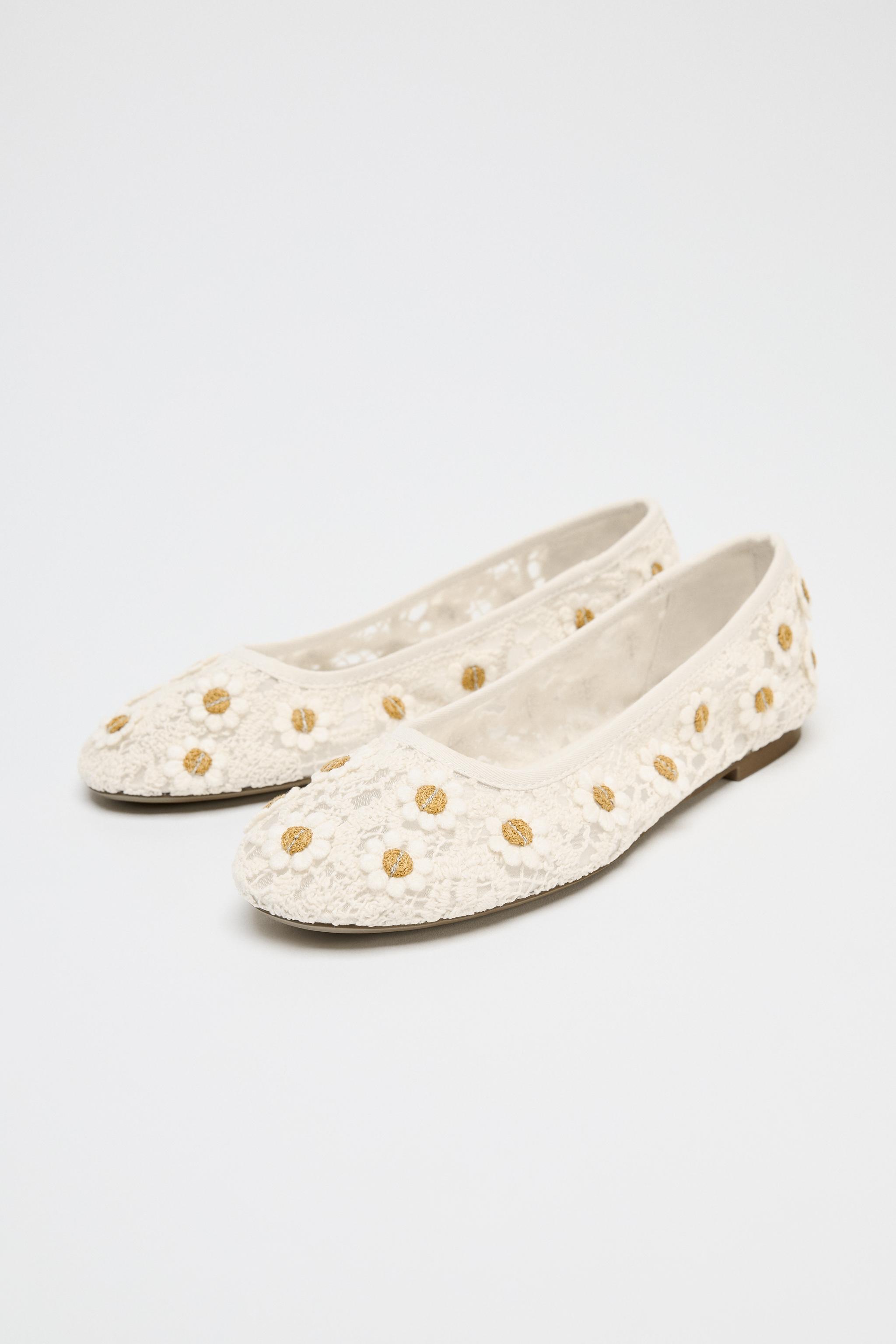 Crochet Daisy Ballerinas