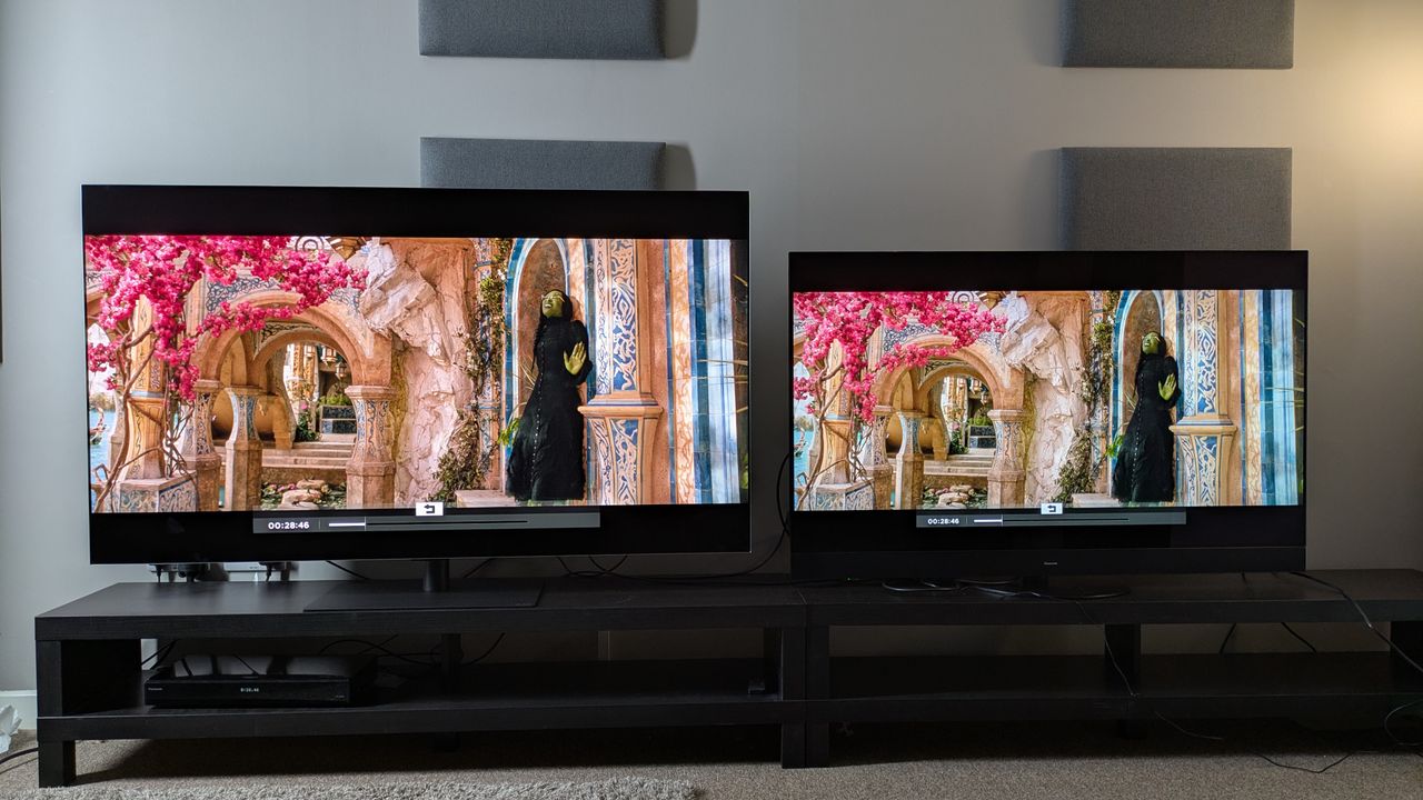 LG G5 and Panasonic MZ1500 showing Wicked with both in Dolby Vision Filmmaker Mode