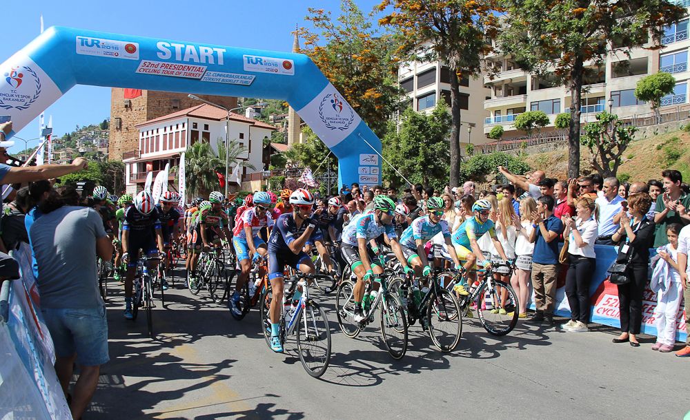 Cyclists begin to compete in the Alanya-Kemer stage of the 52nd Presidential Cycling Tour of Turkey
