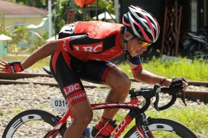 Rustom Lim of LBC MVPSF Cycling Pilipinas led the peloton until km 115