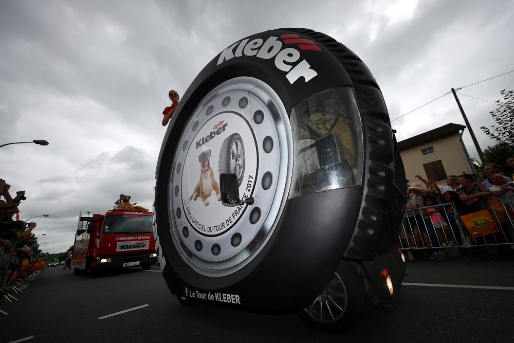 This wheel definitely has a hidden motor
