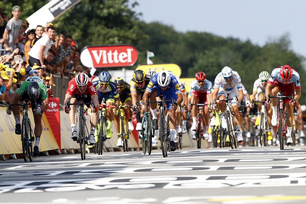 Fernando Gaviria (Quick-Step Floors) wins stage 4 at the Tour de France