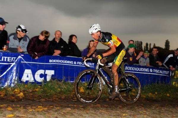 Belgian champion Sven Nys (Landbouwkrediet) did the jersey proud.
