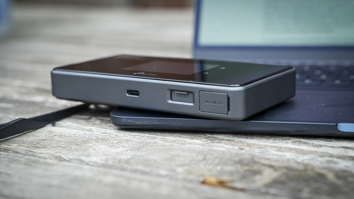 tp-link 5G Mobile Router M8550