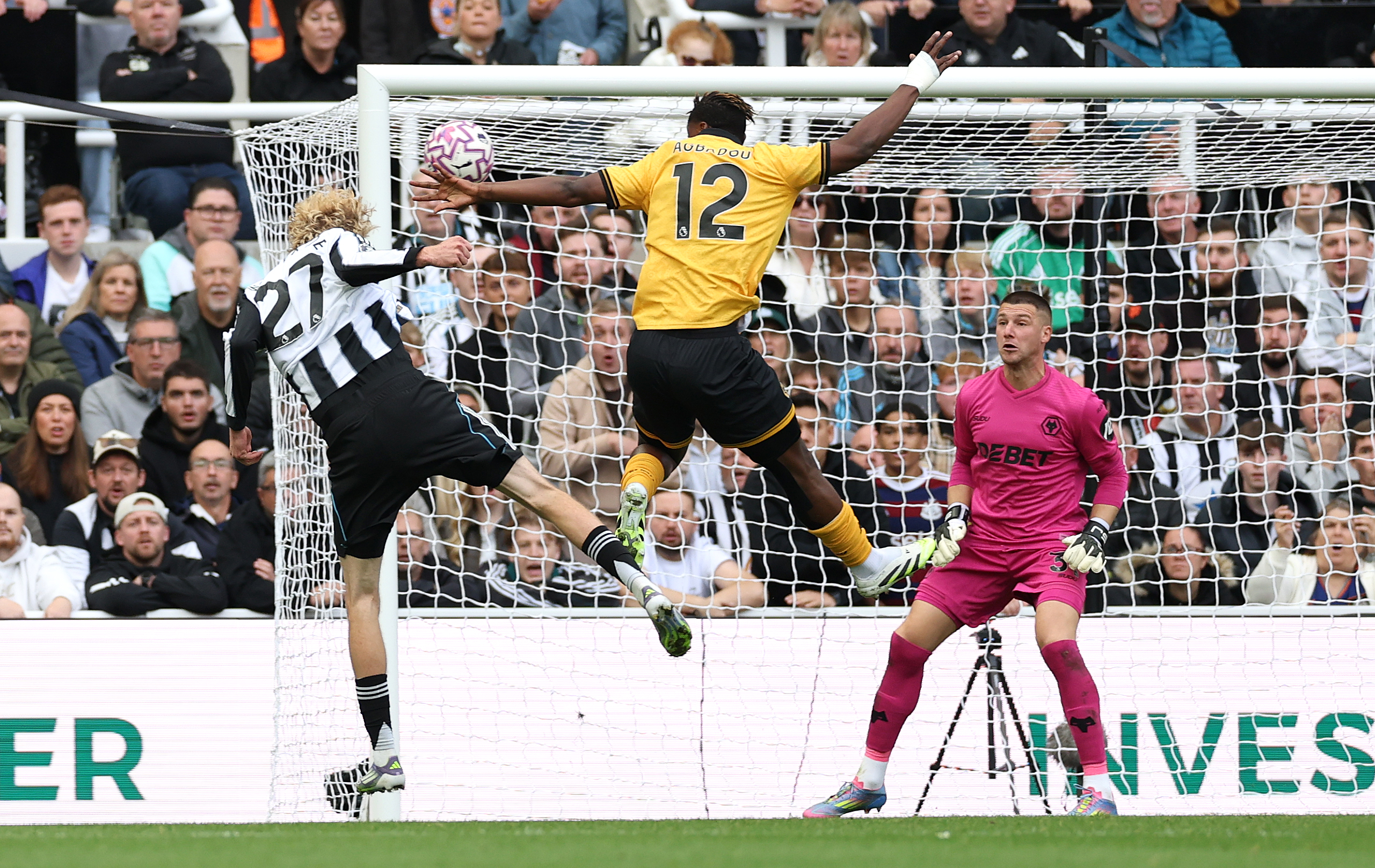 Nick Woltemade heads Newcastle to their first win of the season