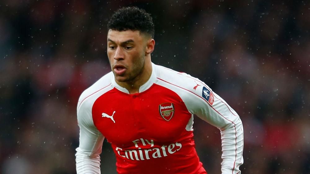 Oxlade-Chamberlain out for a few weeks, fit for Euros | FourFourTwo