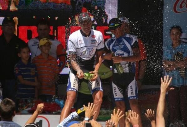 Noel Vasquez (Zulia) celebrates his victory in his hometown