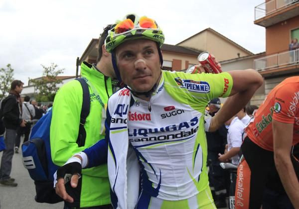 Ivan Basso (Liquigas-Cannondale) keeps dry