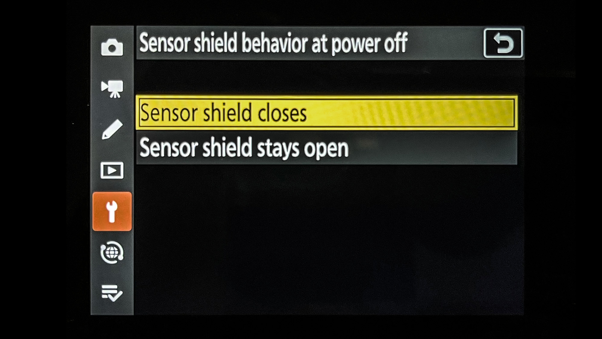 Nikon Z8 screen showing the Sensor shield behavior at power off menu option