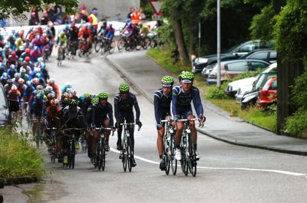 Movistar control the bunch for race leader Rui Costa