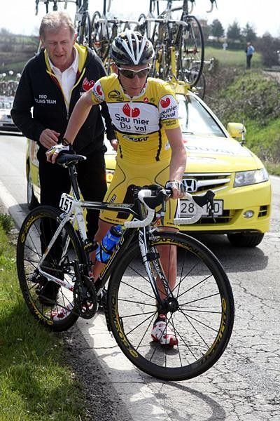 Pietro Algeri services Riccardo Ricc&ograve; (Saunier Duval-Scott).