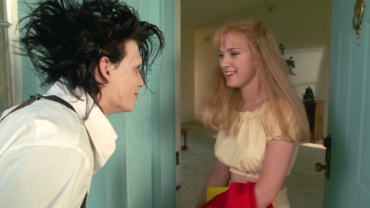 Edward Scissorhands'da Winona Ryder ve Johnny Depp.