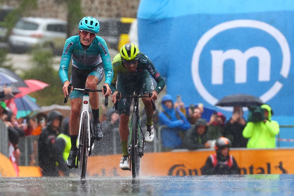 Team Bardiani's Italian rider Giulio Pellizzari sprints to finish second of the 16th stage of the 107th Giro d'Italia cycling race, 206km between Livigno and Santa Cristina Val Gardena on May 21, 2024. (Photo by Luca Bettini / AFP)