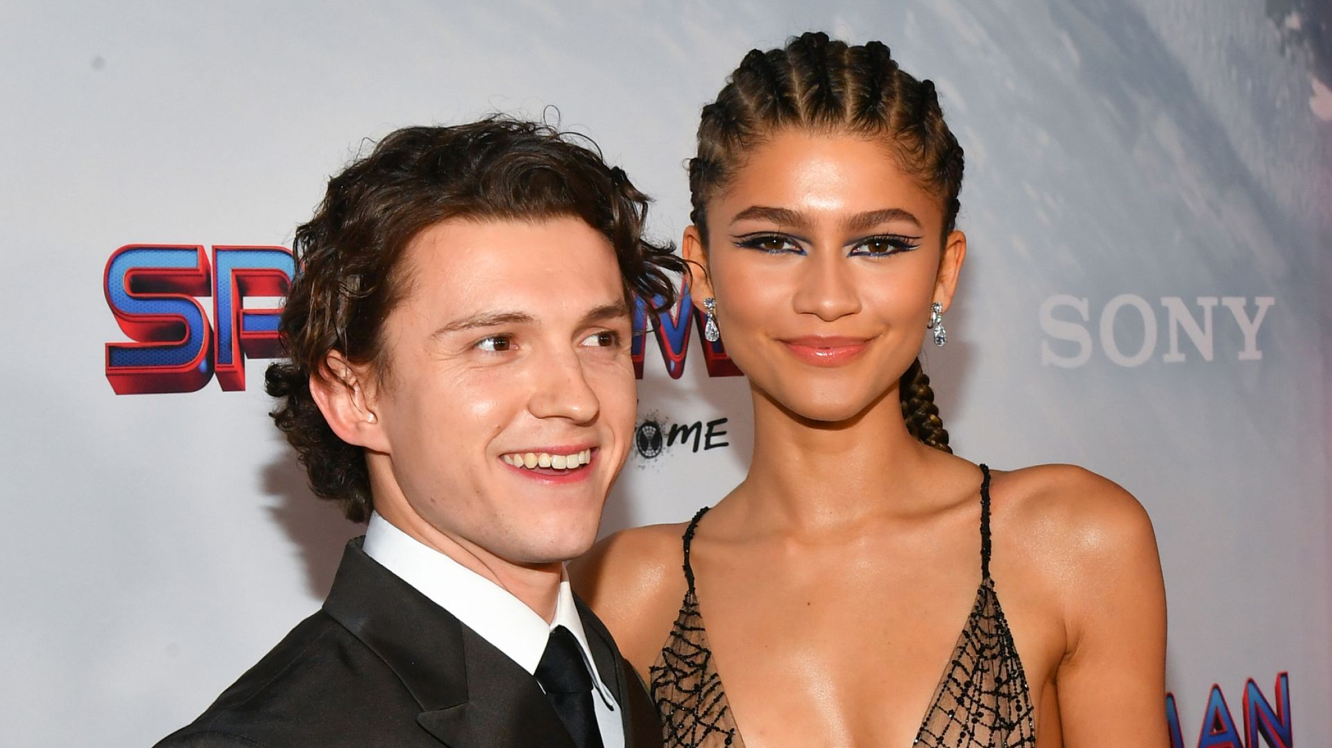 Zendaya Unfollowed Everyone, Including Beau Tom Holland, On Instagram ...