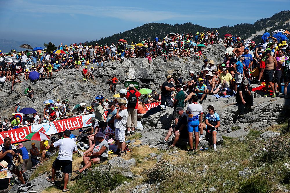 The fans on the climb to La Pierre-Saint-Martin