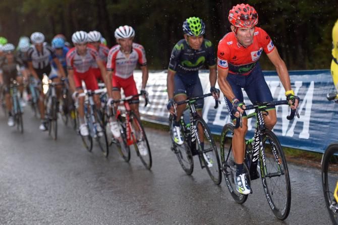 Alejandro Valverde (Movistar) sets the pace