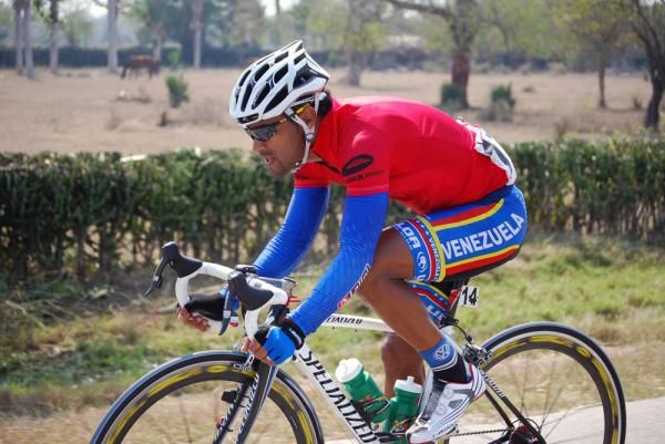 Miguel Ubeto (Venezuela) on the attack on stage four