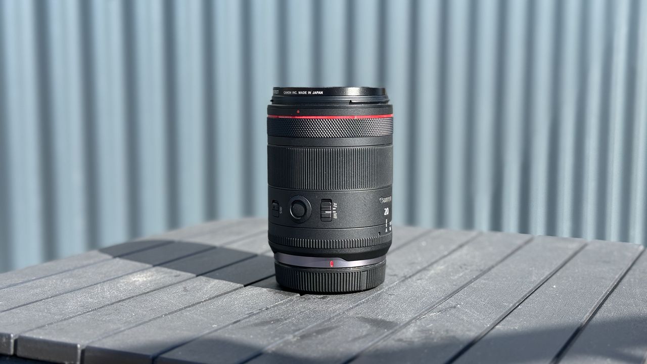 Canon RF 20mm f/1.4L VCM on a table